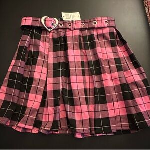 NWT Pink and black plaid high waisted pleated skirt with belt